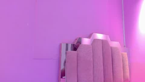 L O V E  online show from 07-03-26, 12:00
