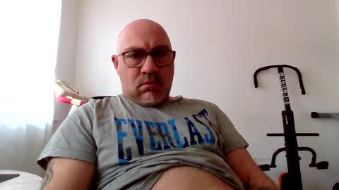 Snapshot of lover010983 chatting on 03-11-25, 08:52 lover010983 online show from 03-11-25, 08:52