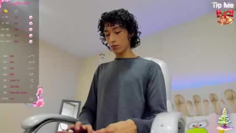 Snapshot of loverboy8_ chatting on 12-21-24, 04:41 loverboy8_ online show from 12-21-24, 04:41