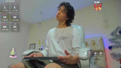 Snapshot of loverboy8_ chatting on 01-03-25, 04:44 loverboy8_ online show from 01-03-25, 04:44
