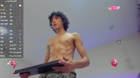 Snapshot of loverboy8_ chatting on 01-08-25, 05:59 loverboy8_ online show from 01-08-25, 05:59