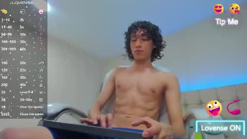 Snapshot of loverboy8_ chatting on 01-14-25, 05:19 loverboy8_ online show from 01-14-25, 05:19