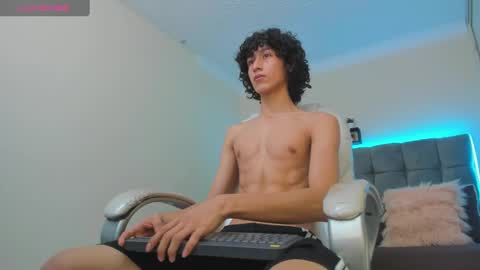 Snapshot of loverboy8_ chatting on 02-09-25, 06:54 loverboy8_ online show from 02-09-25, 06:54