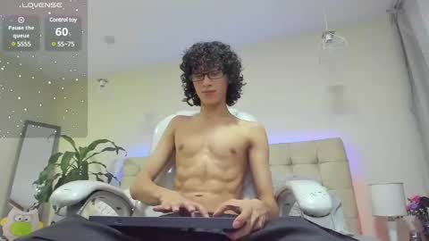 Snapshot of loverboy8_ chatting on 02-18-25, 04:04 loverboy8_ online show from 02-18-25, 04:04