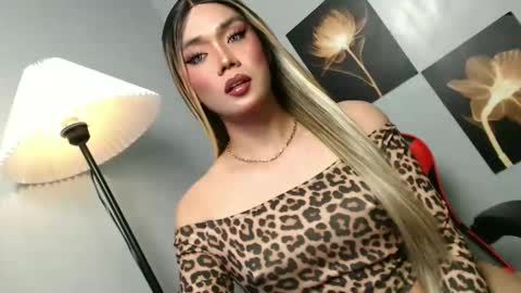 lovers moon22 online show from 11-14-25, 12:15