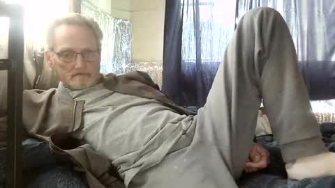 just here to have fun and cum online show from 04-25-26, 06:27