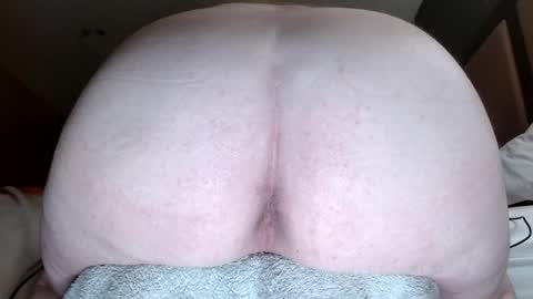 Snapshot of lovesurass2 chatting on 01-14-26, 06:41 lovesurass2 online show from 01-14-26, 06:41