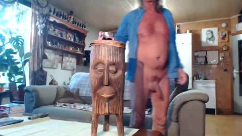 Snapshot of lovetobenaked10 chatting on 11-20-25, 11:21 aaron online show from 11-20-25, 11:21