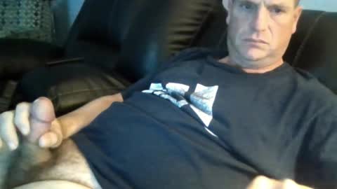 lovetocum37 online show from 10-20-25, 04:07