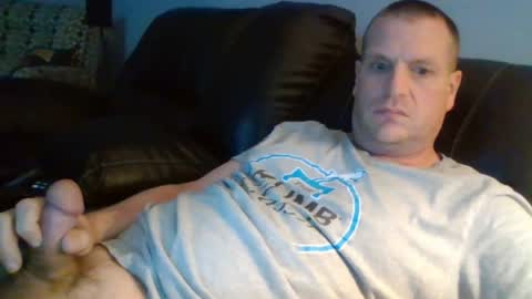 Snapshot of lovetocum37 chatting on 04-06-26, 03:37 lovetocum37 online show from 04-06-26, 03:37