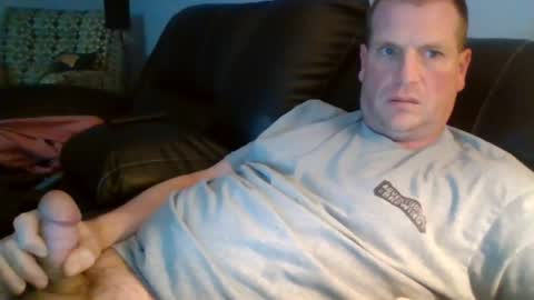Snapshot of lovetocum37 chatting on 04-13-26, 01:11 lovetocum37 online show from 04-13-26, 01:11