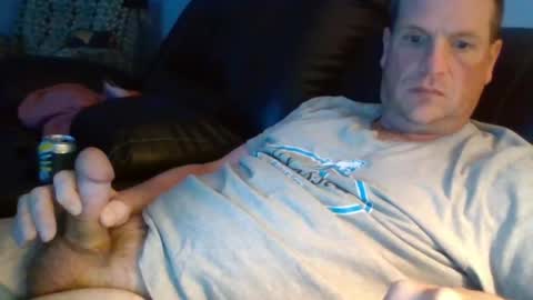 Snapshot of lovetocum37 chatting on 04-20-26, 01:08 lovetocum37 online show from 04-20-26, 01:08