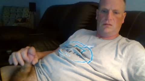 Snapshot of lovetocum37 chatting on 05-19-26, 02:40 lovetocum37 online show from 05-19-26, 02:40