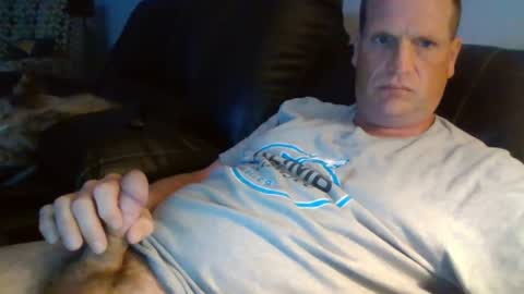 Snapshot of lovetocum37 chatting on 05-29-26, 04:10 lovetocum37 online show from 05-29-26, 04:10