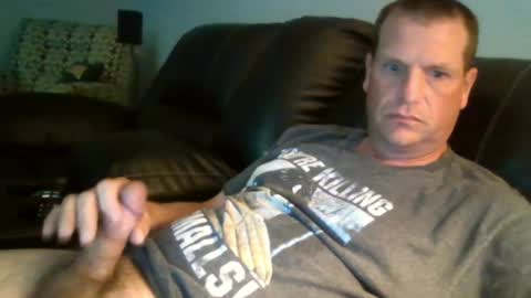 Snapshot of lovetocum37 chatting on 06-07-26, 04:11 lovetocum37 online show from 06-07-26, 04:11