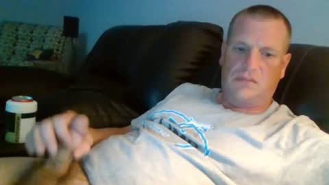 Snapshot of lovetocum37 chatting on 06-11-26, 02:22 lovetocum37 online show from 06-11-26, 02:22
