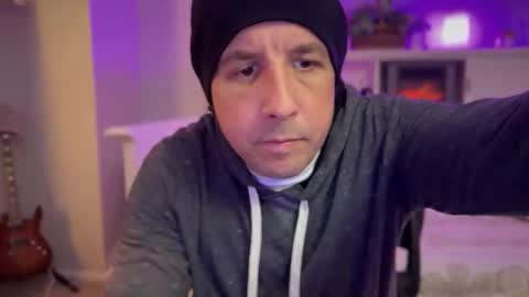 Snapshot of lovewatchingall chatting on 01-04-25, 10:24 Lovewatchingalls online show from 01-04-25, 10:24