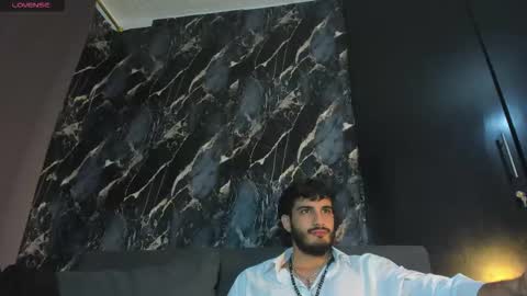 lovexjuxn77 online show from 03-23-26, 07:40