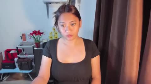 Snapshot of loveyoureign06 chatting on 01-11-26, 09:53 Ryn online show from 01-11-26, 09:53