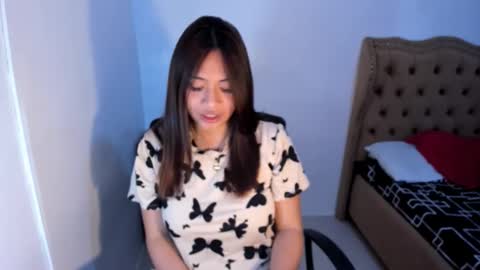 Snapshot of loveyoureign06 chatting on 02-04-26, 05:02 Ryn online show from 02-04-26, 05:02