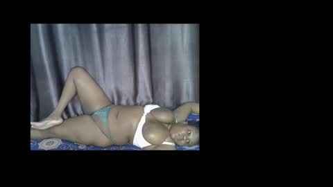 loveytiana online show from 11-29-25, 01:08