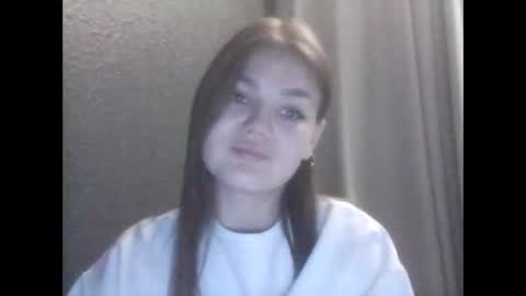 Snapshot of loviesimone chatting on 09-20-25, 04:41 loviesimone online show from 09-20-25, 04:41