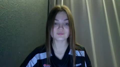 Snapshot of loviesimone chatting on 12-14-25, 09:52 loviesimone online show from 12-14-25, 09:52