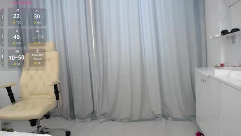 Snapshot of loving_kristina chatting on 04-25-26, 10:18 Cristina online show from 04-25-26, 10:18