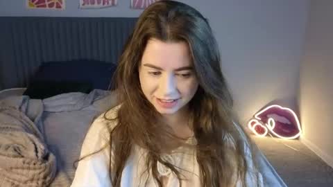 Snapshot of lovingwhisperr chatting on 03-02-26, 01:30 Erika online show from 03-02-26, 01:30