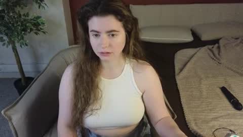 Snapshot of lovvingwhisperr chatting on 06-14-26, 01:14 Erika online show from 06-14-26, 01:14