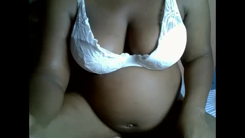 lowenyangvalentine online show from 11-22-25, 02:43