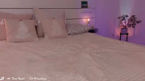    .       online show from 01-26-25, 12:01