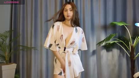 lowkeywild_ online show from 06-19-26, 03:55