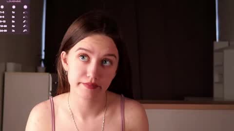 Amelia online show from 04-27-26, 12:03