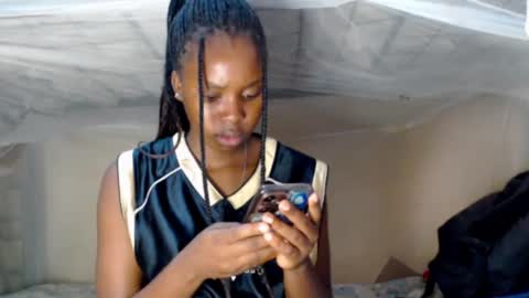 Snapshot of loyalcutick chatting on 01-14-25, 07:17 loyalcutic online show from 01-14-25, 07:17