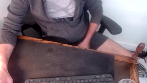 Snapshot of lreed090 chatting on 09-12-25, 06:19 lreed090 online show from 09-12-25, 06:19