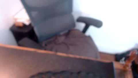Snapshot of lreed090 chatting on 05-11-26, 04:48 lreed090 online show from 05-11-26, 04:48