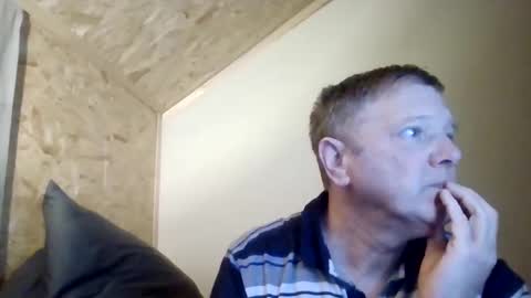 lu485947452685193669 online show from 04-18-26, 07:51