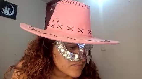 luana363 online show from 10-16-25, 02:51