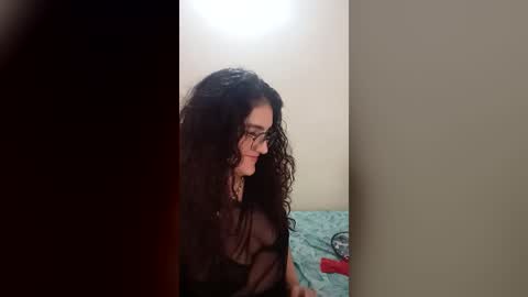 Snapshot of luana363 chatting on 06-25-26, 08:35 luana363 online show from 06-25-26, 08:35