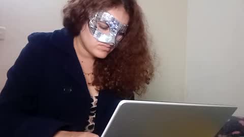 luanapowerful online show from 02-02-25, 04:05