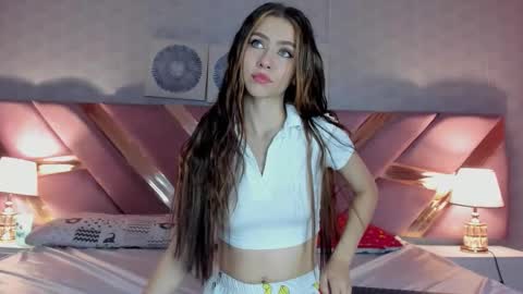 LuanaStonne online show from 09-10-25, 04:23