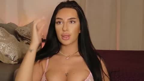 Luana Dess online show from 03-17-26, 11:30