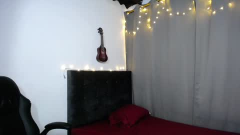 lUAN online show from 01-09-25, 02:51