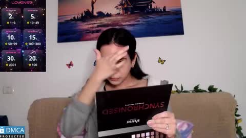 luara_ online show from 12-22-25, 12:35