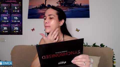 luara_ online show from 01-13-26, 12:32