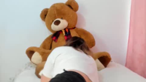 luara__01__lecat_1 online show from 10-24-25, 07:10