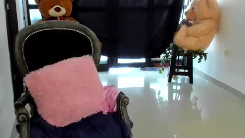 luara__01__lecat_1 online show from 01-12-26, 08:47