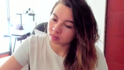 luara__01__lecat_1 online show from 04-14-26, 05:52