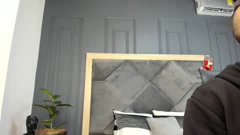 luca_morettii online show from 12-18-25, 12:11